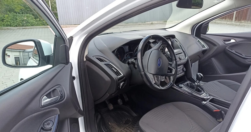 Ford Focus cena 39900 przebieg: 256468, rok produkcji 2017 z Chrzanów małe 37